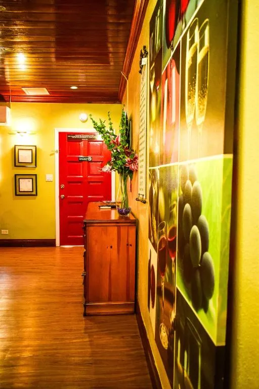 Queen Studio